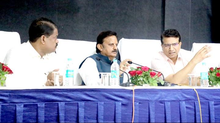 समूह जल प्रदाय योजनाओं को गति देने सशक्त मॉनिटरिंग और उत्तरदायित्व निर्धारित हो